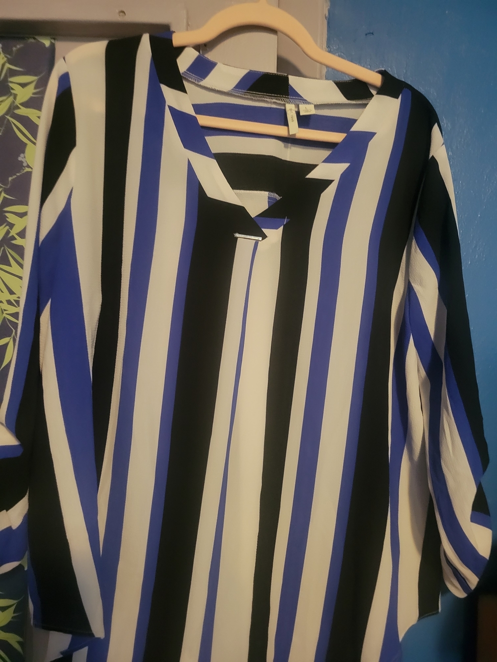 Cato Vertical Stripe V-Neck Top in Black, White & Blue